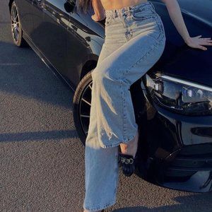 Amazing high waist straight leg jeans in perfect condition!